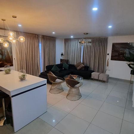 The Gallery Luxury Suites Cpg East Legon Dış mekan fotoğraf
